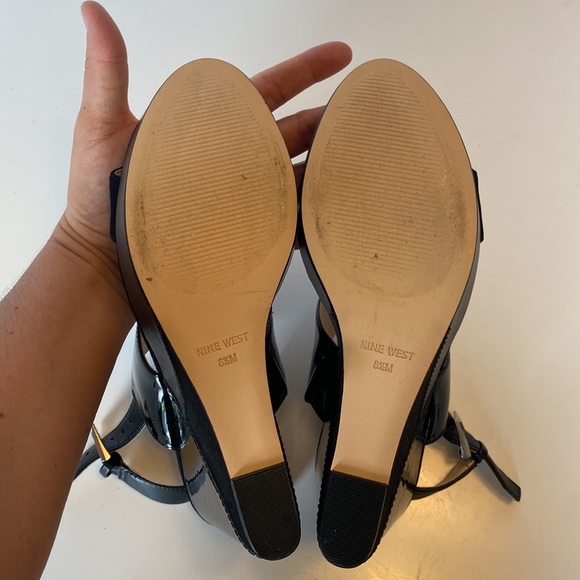 Nine West Dreamz Black Leather and Suede Wedge Sandals (Size 8.5) - Picture 10 of 14